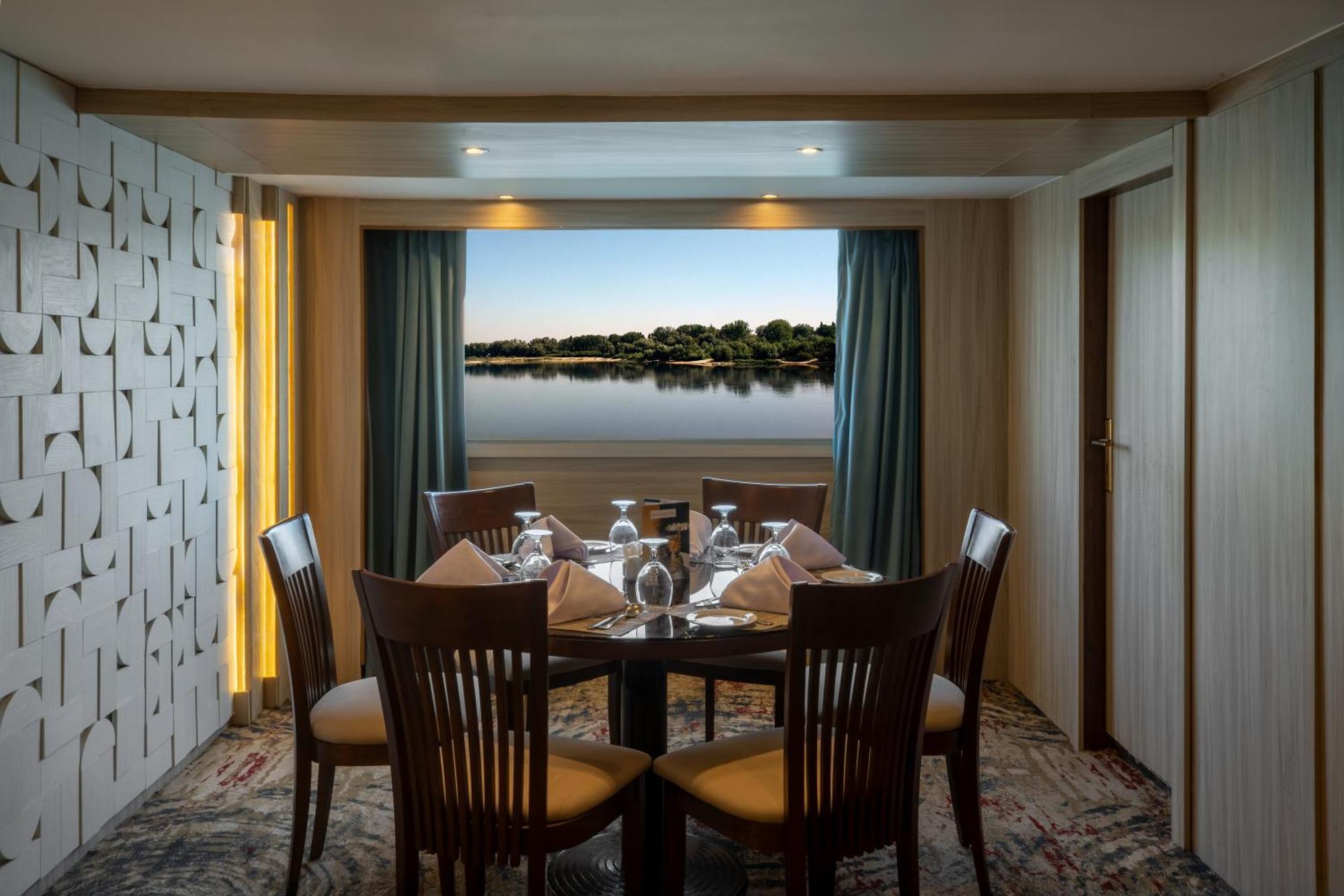 Renaissance Nile Cruise - Every Saturday From Luxor To Aswan For 4 Nights , And Every Wednesday From Aswan To Luxor For 3 Nights Екстер'єр фото